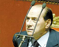O premiê Silvio Berlusconi durante discurso no Senado no dia 26 de junho Vincenzo Pinto - 26.jun.2003/France Presse